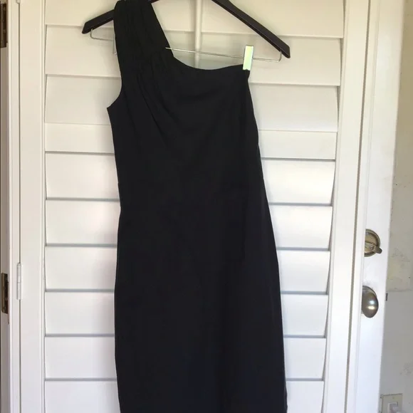 banana republic pleated one shoulder dress Banana Republic Women's One Shoulder Pleated Dress